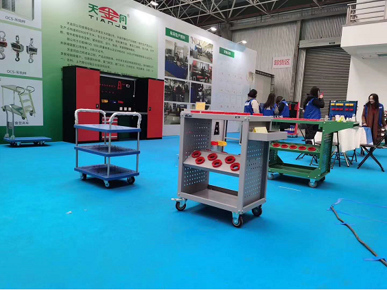 天金岡刀具車走進(jìn)刀具行業(yè)的達(dá)沃斯小鎮(zhèn)-第三屆昆山雙十二數(shù)控刀具.模具展覽會