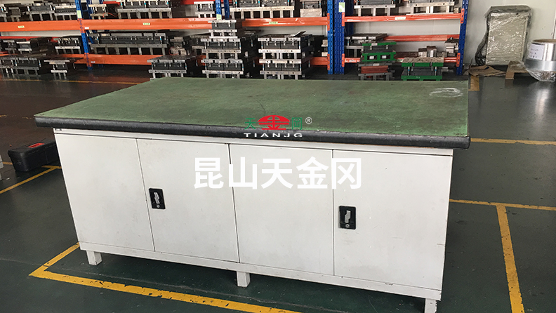 當(dāng)車間工具柜遇到模具廠，會(huì)擦出怎樣的火花？