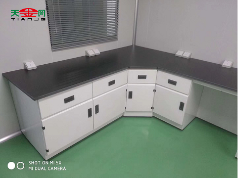 工具柜廠家天金岡旗下實驗臺、智能柜受到了某研究中心實驗室的一致好評與認可
